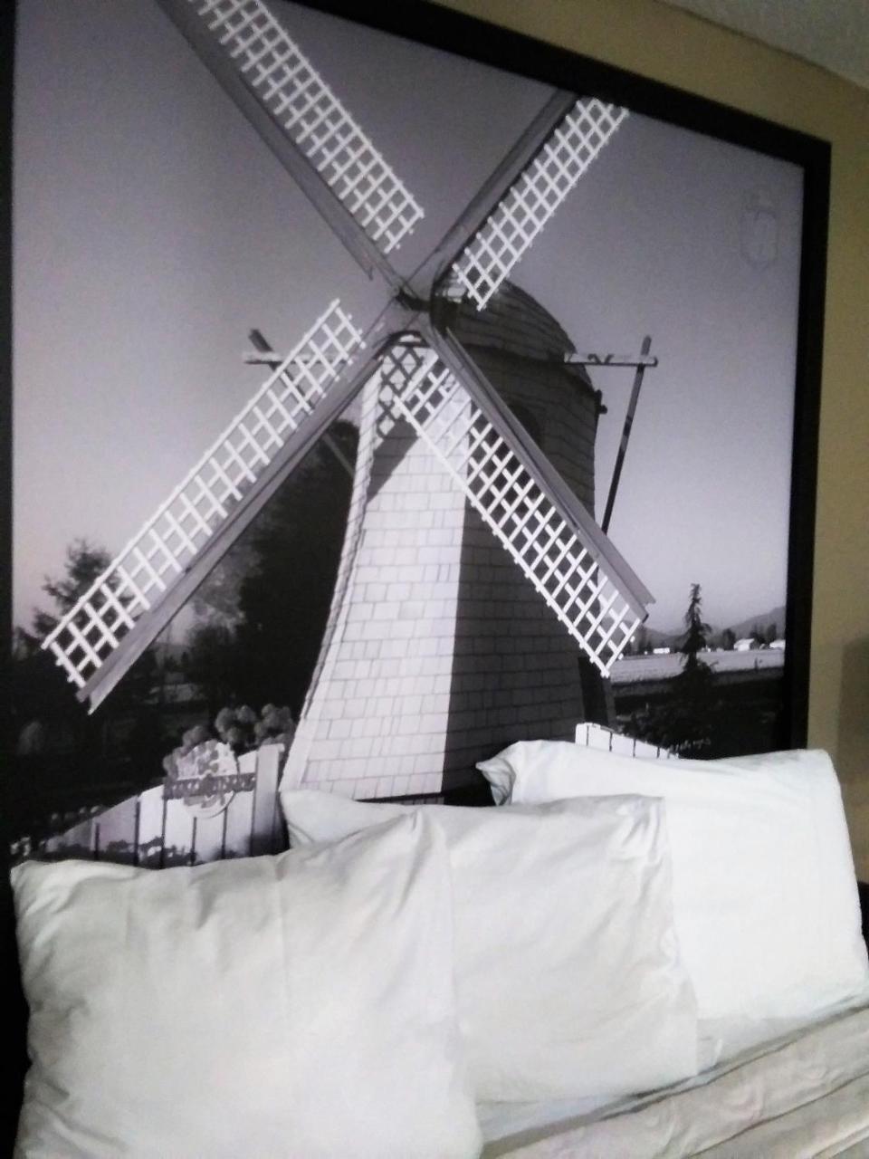 Sutton Suites Hotel SeaTac Eksteriør billede